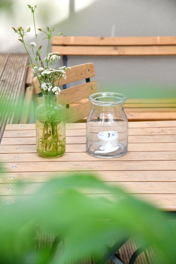 Jethon Studio-Appartement Im Gruenen Bernburg Exterior foto